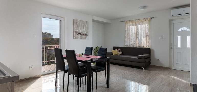 Apartmány majú vlastné balkóny a prístup na veľkú terasu 