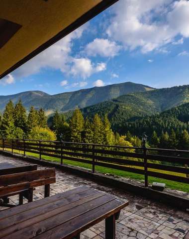 Rodinný hotel Boboty*** vo Vrátnej v lete
