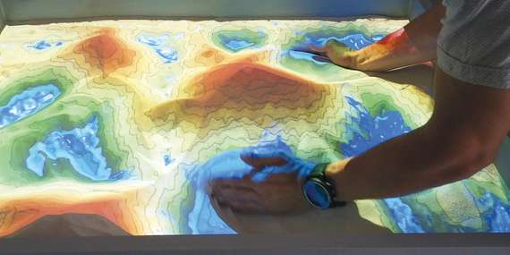 Profesionálny letecký simulátor v jedinečnom Slovenskom múzeu máp/Banská Bystrica - Kynceľová