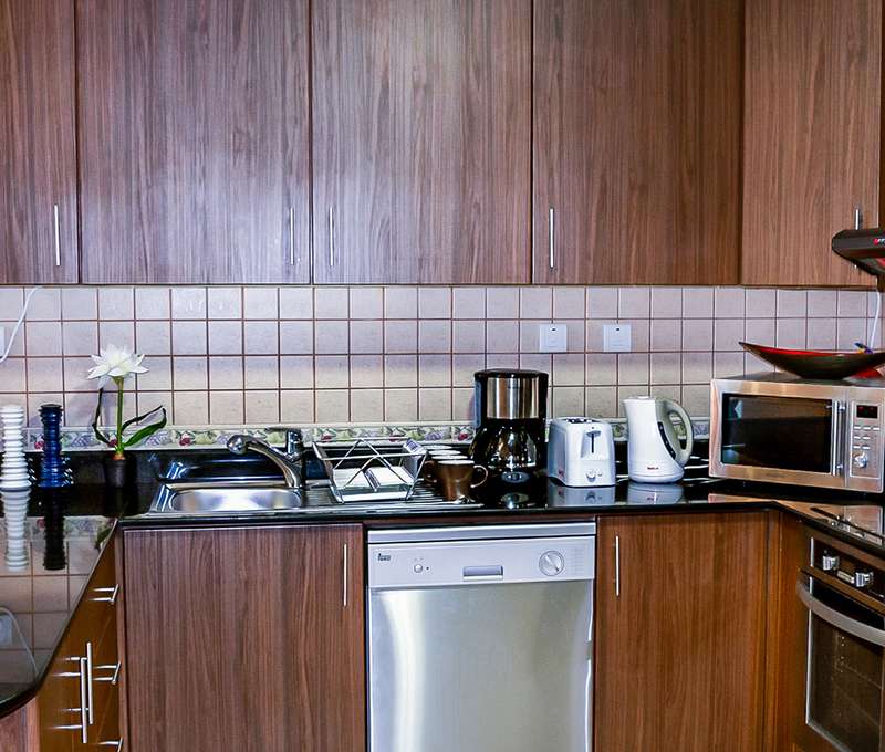 Samozrejmosťou všetkých apartmánov je kompletne zariadená kuchyňa