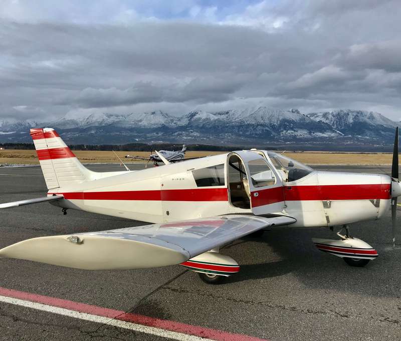 Piper PA-28 je štvormiestny jednomotorový celokovový dolnoplošník