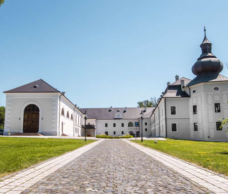Málokde vás privíta taká atmosféra ako v kaštieli Château Appony****