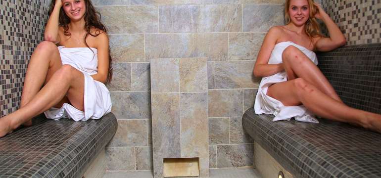 Nechybí pára a sauna