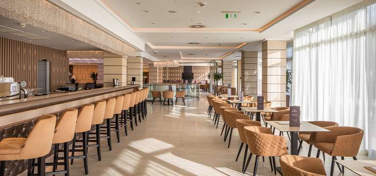 Lobby bar