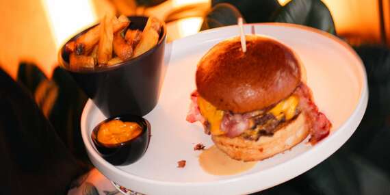 Konn: 500 g BaconJam Smash Burger Menu – poriadna nálož chuti pre pravých burgerových nadšencov/Bratislava, Trnava