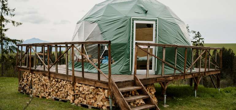 Glamping na Liptove je spojenie luxusného kempovania a absolútneho ticha v divokej prírode