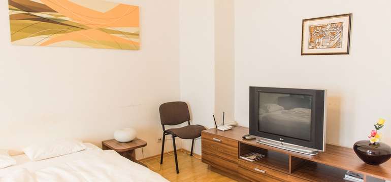 Lion Apartment 5 na Medenej pre 2 osoby má rozlohu 46 m2