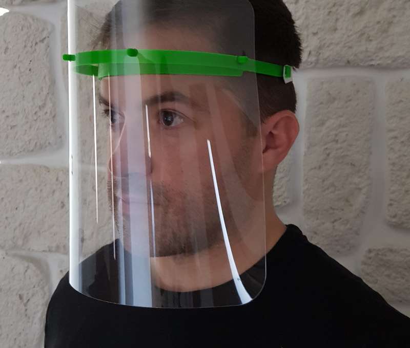 Ochranný štít s vymeniteľnou prednou časťou