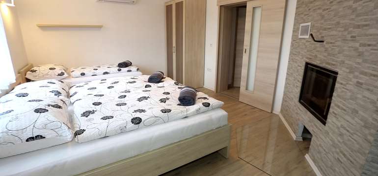 Radši jednu ložnici a společenskou místnost - snadná volba apartmánu C