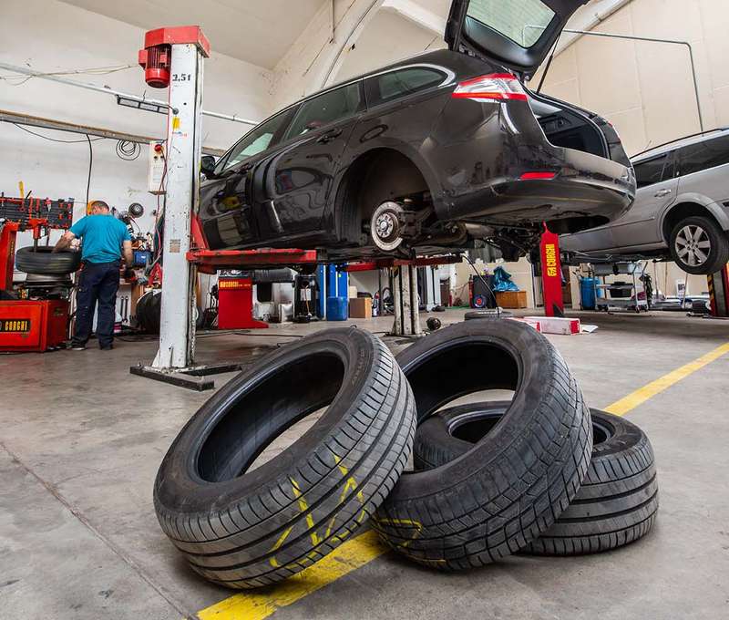 Pneuservis Autogarnet ponúka prezutie alebo prehodenie pneumatík a ďalšie služby