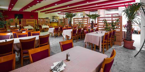 Pečená kačica v Oáze pri Draždiaku pre 2 až 4 osoby/Bratislava – Petržalka