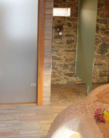 Užijte si služeb wellness, kde nechybí sauna ani vířivka