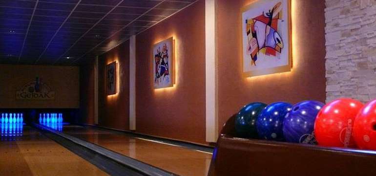 Hotel Gejdák*** myslí aj na vyplnenie večera, keď si môžete zahrať napr. bowling