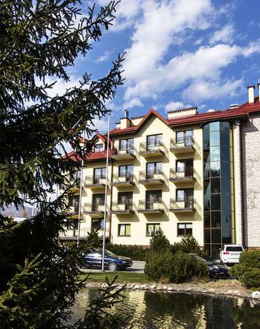 Hotel Klimek**** stojí v krásnom prostredí poľského mestečka Muszyna