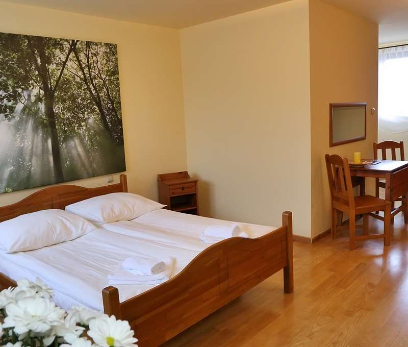 Priestranný, pohodlný a vkusne zariadený apartmán je ideálnym miestom pre páry