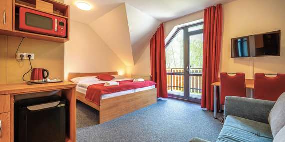 Vila Dedo*** v centre Tatranskej Lomnice - nadštandardne vybavené izby a dieťa do 6 rokov zdarma/Vysoké Tatry - Tatranská Lomnica
