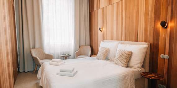 Hotel Kouty v krásné přírodě Vysočiny s lesním wellness a vyhřívaným bazénem/Česko - Ledeč nad Sázavou