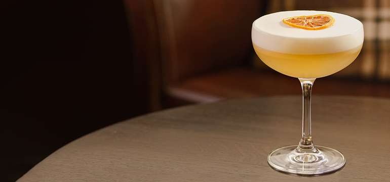 Lobby bar s kaviarňou pre tých, ktorí si radi posedia pri dobrom drinku či chutnej káve