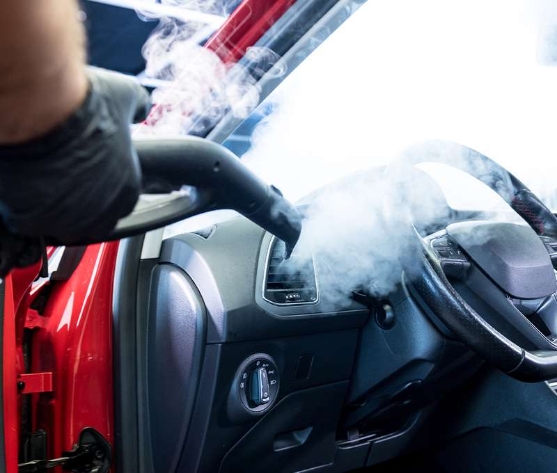 Parné čistenie interiéru, exteriéru aj tepovanie v Para Car Wash