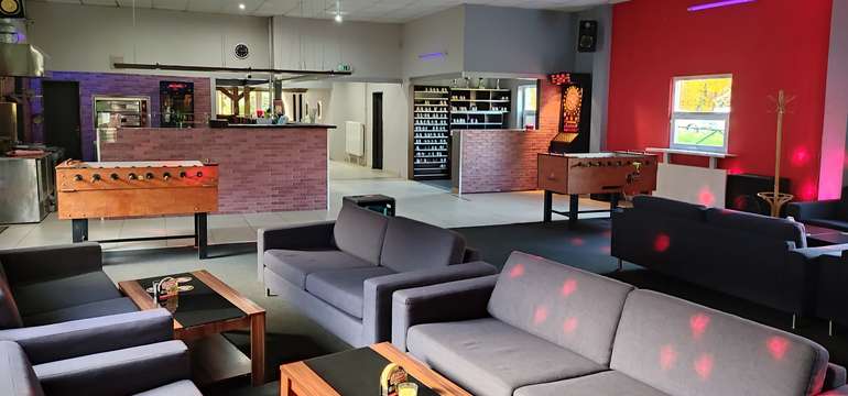 Príjemné prostredie BRICK Bar&Bowling