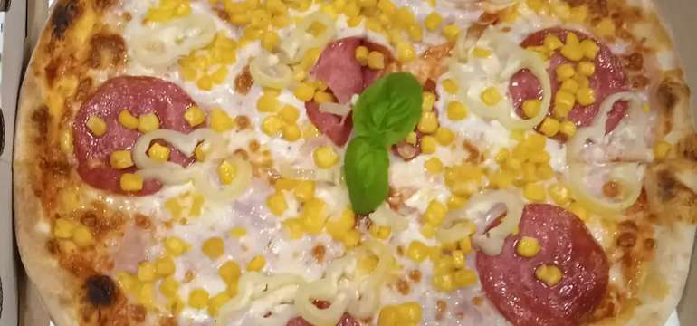 Pizza z pizzérie Si-Si