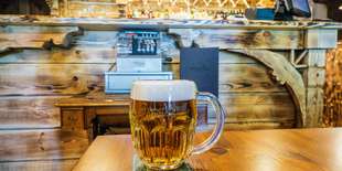 Vlastné pivo, vlastný chlieb, paštéta, športové prenosy
