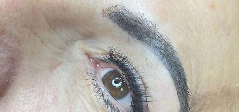 Aplikácia aj doplnenie 1D – 6D mihalníc v salóne Infinity Beauty Point
