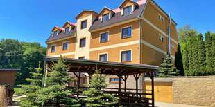 \"Krásna príroda. Miesto plné pokoja a relaxu. Milý personál. Ubytovanie rodinného typu. Odporúčam.\