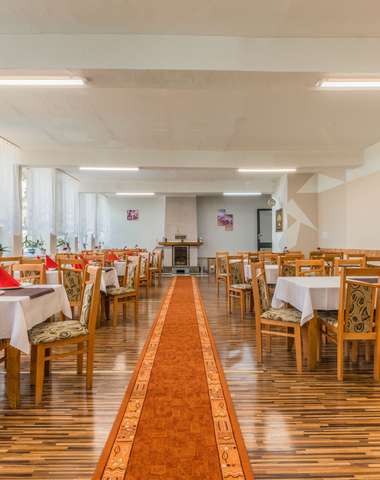 Ke zpříjemnění pobytu přispěje i každodenní polopenze