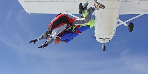 Tandemový zoskok z lietadla - jednoduchá cesta k absolútnemu pocitu slobody/Nové Zámky
