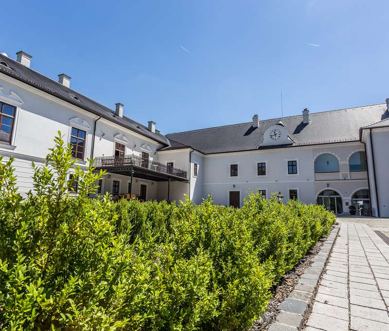 Málokde vás privíta taká atmosféra ako v kaštieli Château Appony****