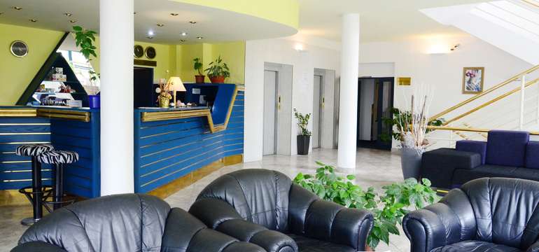 Wellness centrum, služby na vysokej úrovni a skvelé jedlo sú len čriepky toho, čo hotel ponúka