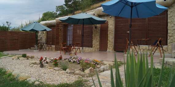 Unikátne jaskynné apartmány Sirocave neďaleko hraníc s plnou penziou aj romantikou do wellness/Maďarsko - Sirok