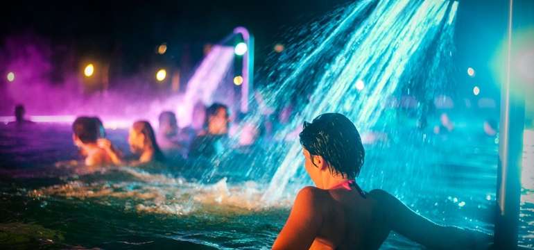 V Aquaworlde čaká na návštevníkov 19 bazénov, 11 toboganov aj sauny