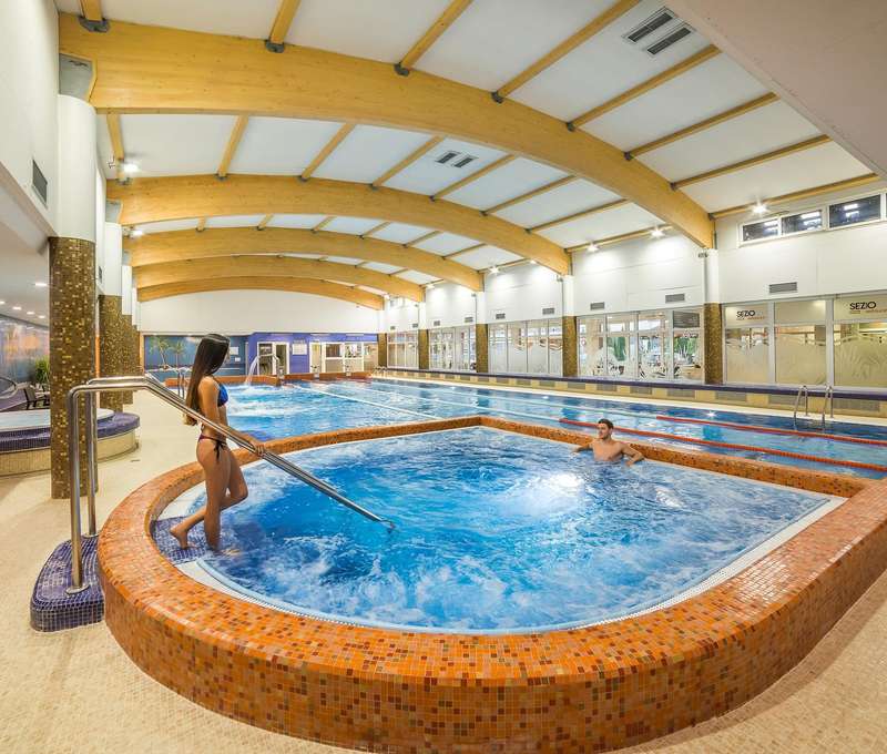 Wellness Hotel Step**** je priamo prepojený s vodným svetom