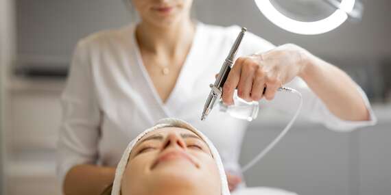 Kyslíkové ošetrenie pleti, chemický peeling, mezoterapia či starostlivosť o problematickú pleť v salóne Beauty Ewei / Nemšová