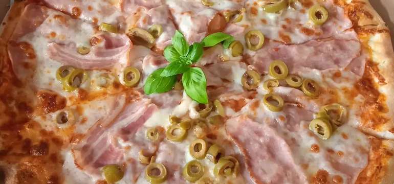 Pizza z pizzérie Si-Si