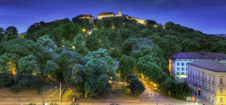 Z izieb budete mať výhľad na hrad Špilberk alebo na mesto