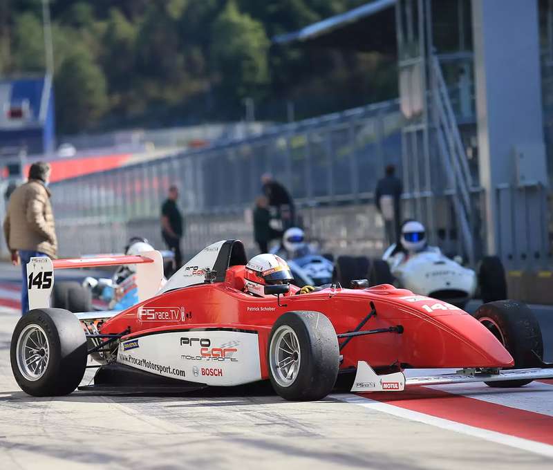 Pilotujte formulu na Slovakia Ringu