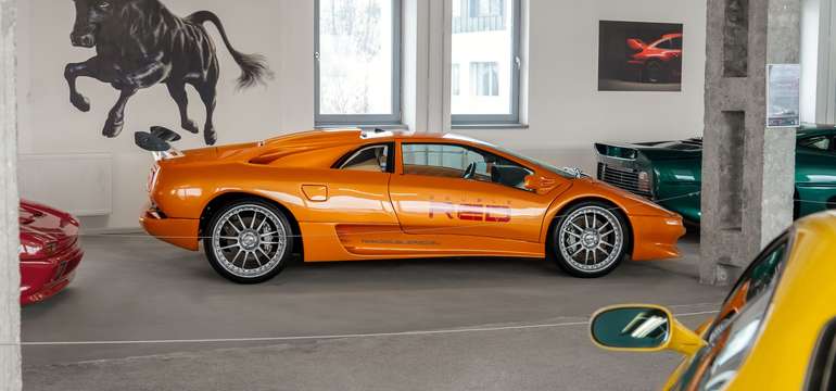 DOUBLE RED CARS MUSEUM: Najväčšie automobilové múzeum v strednej Európe!