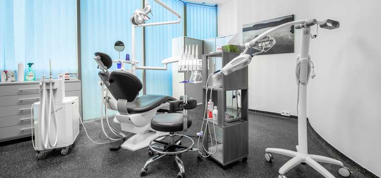 Black & White Dental Clinic