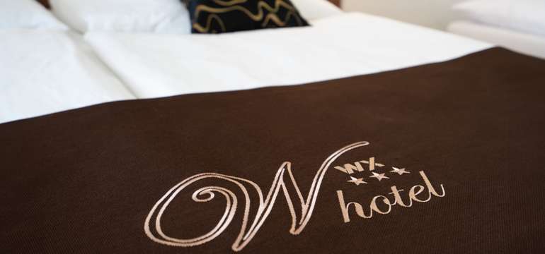 WX Hotel***