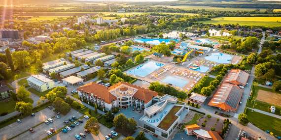 Dovolenka na najväčšom aquaparku na Slovensku s neobmedzeným vstupom vo Wellness Hotel Thermal***/Štúrovo