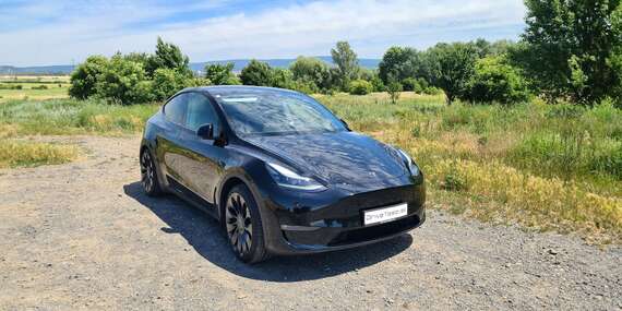 Zažite jazdu na prvej Tesle Model Y Performance na Slovensku/Slovensko