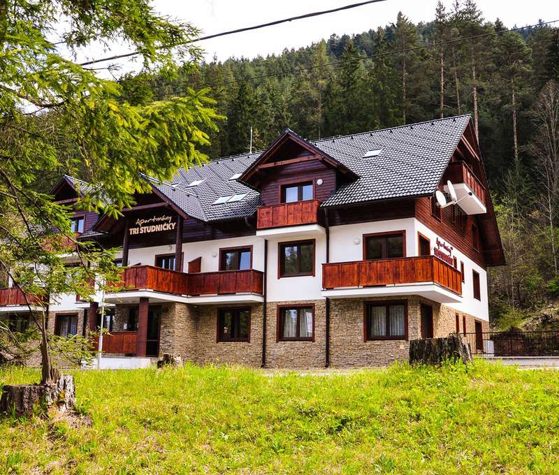Dovolenka v Jasnej: moderné apartmány TRI STUDNIČKY s raňajkami