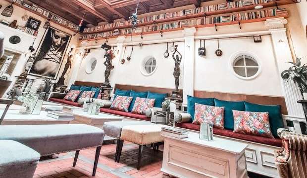 Kaviareň Divná Pani banska stiavnica tip na vylet