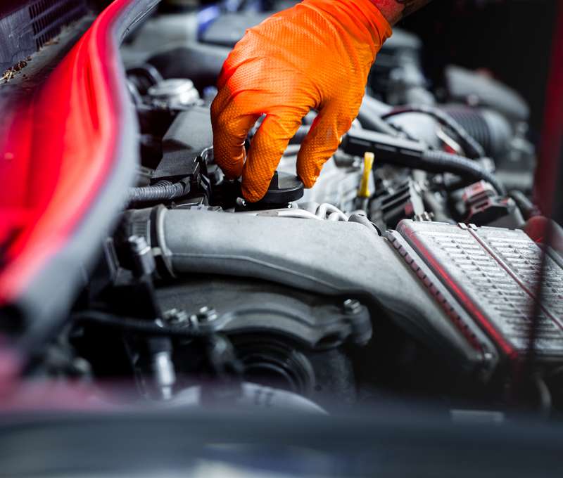 Výmena oleja s materiálom v cene a extra bonusom v servise Autoklinik