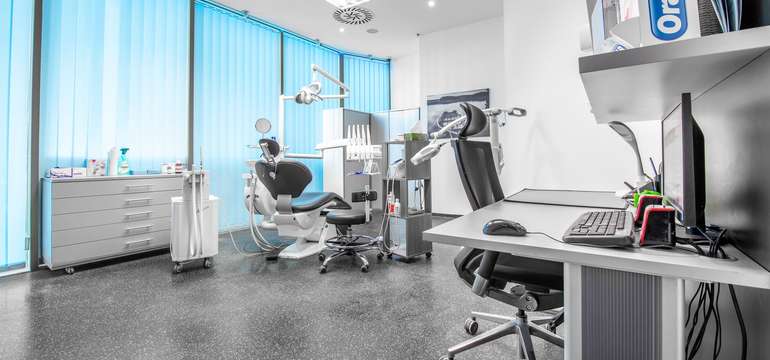 Black & White Dental Clinic má k dispozícii 3 nadštandardne zariadené ordinácie