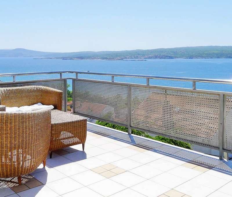 Hotel Villa Aurora*** v Crikvenici leží len 5 minút chôdze od hlavnej pláže