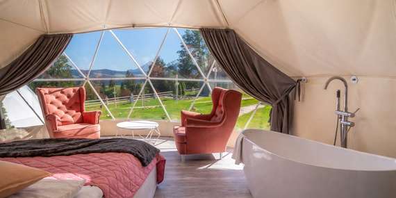 Mountain Glamp s výhľadom na poľskú stranu Tatier, privátnou vírivkou a raňajkami doručenými ku dverám/Poľsko - Vysoké Tatry - Poronin